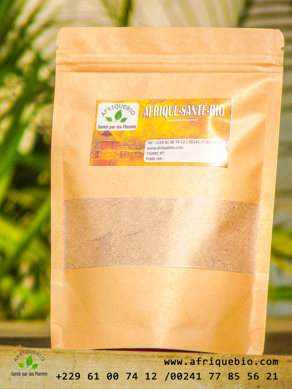 Écorce de baobab Afriquebio, anti-paludisme et booster immunitaire, montrée en gros plan sur fond blanc.